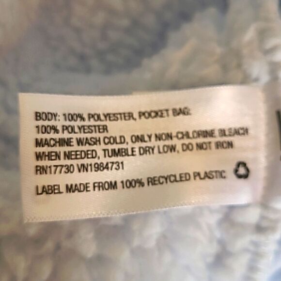 All in Motion light blue cropped sherpa pullover.  Size Medium, 2 pockets, NWT - Picture 5 of 5